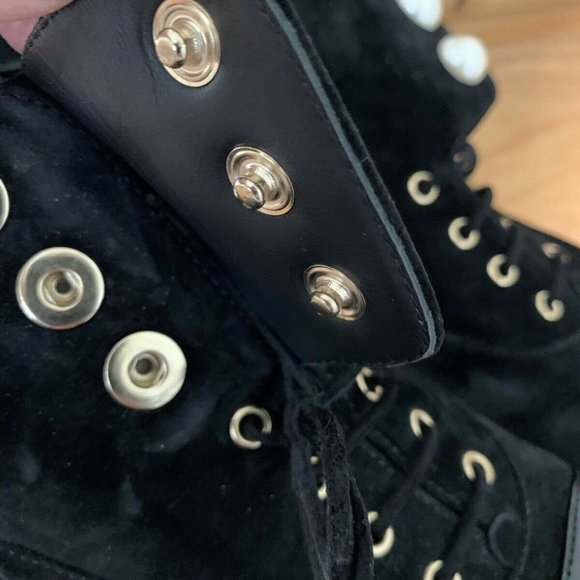 Chanel Interlocking CC Logo Suede Shoes Booties Lace Up With Pearl Buttons - Picture 5 of 8